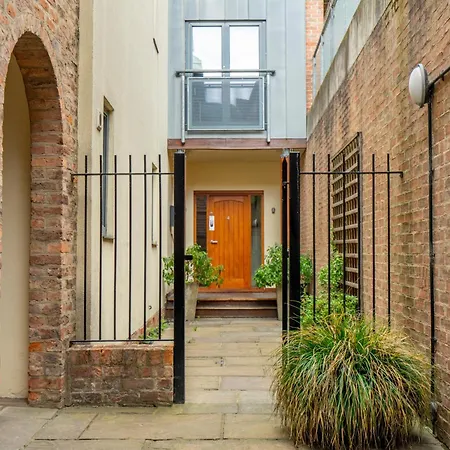 Blake Mews * يورك